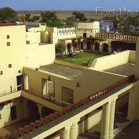Pachewar Garh Fort Esterno foto