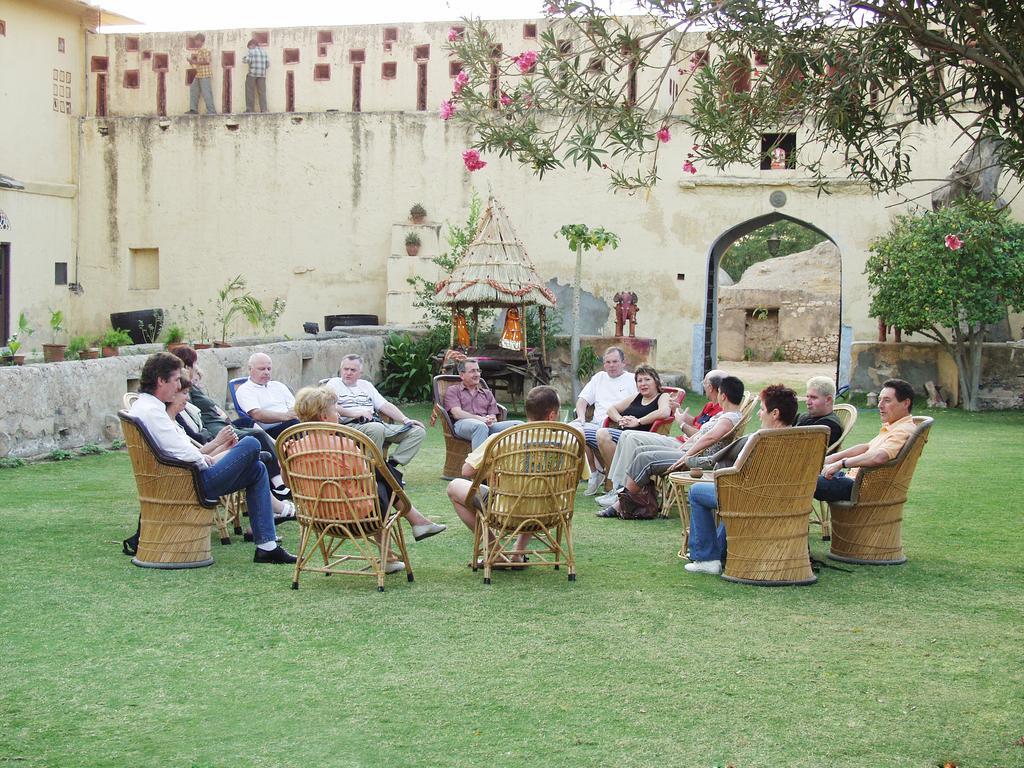 Pachewar Garh Fort Esterno foto