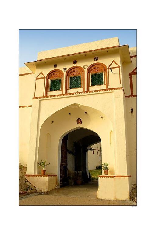 Pachewar Garh Fort Esterno foto