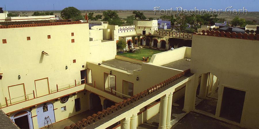 Pachewar Garh Fort Esterno foto