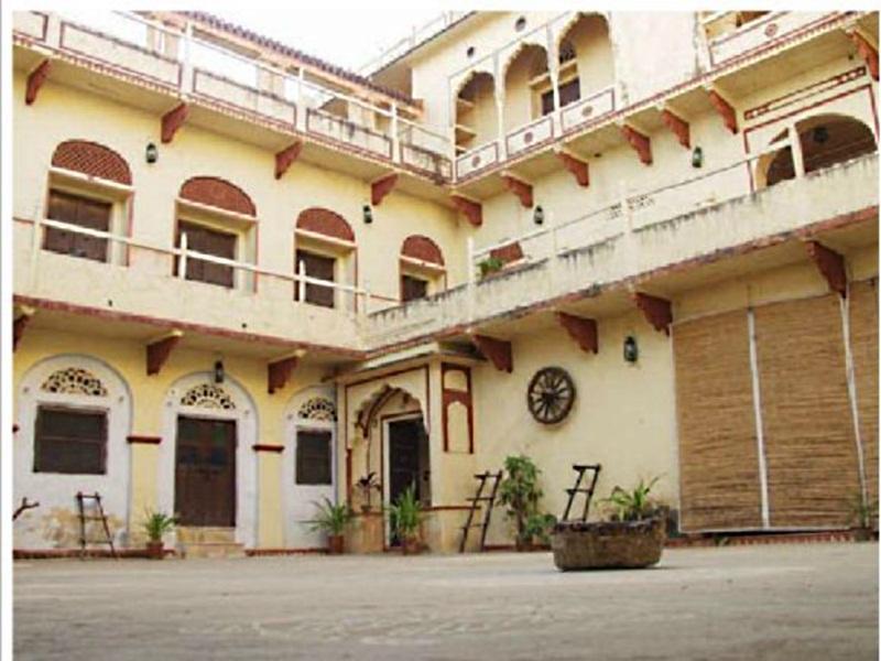 Pachewar Garh Fort Esterno foto